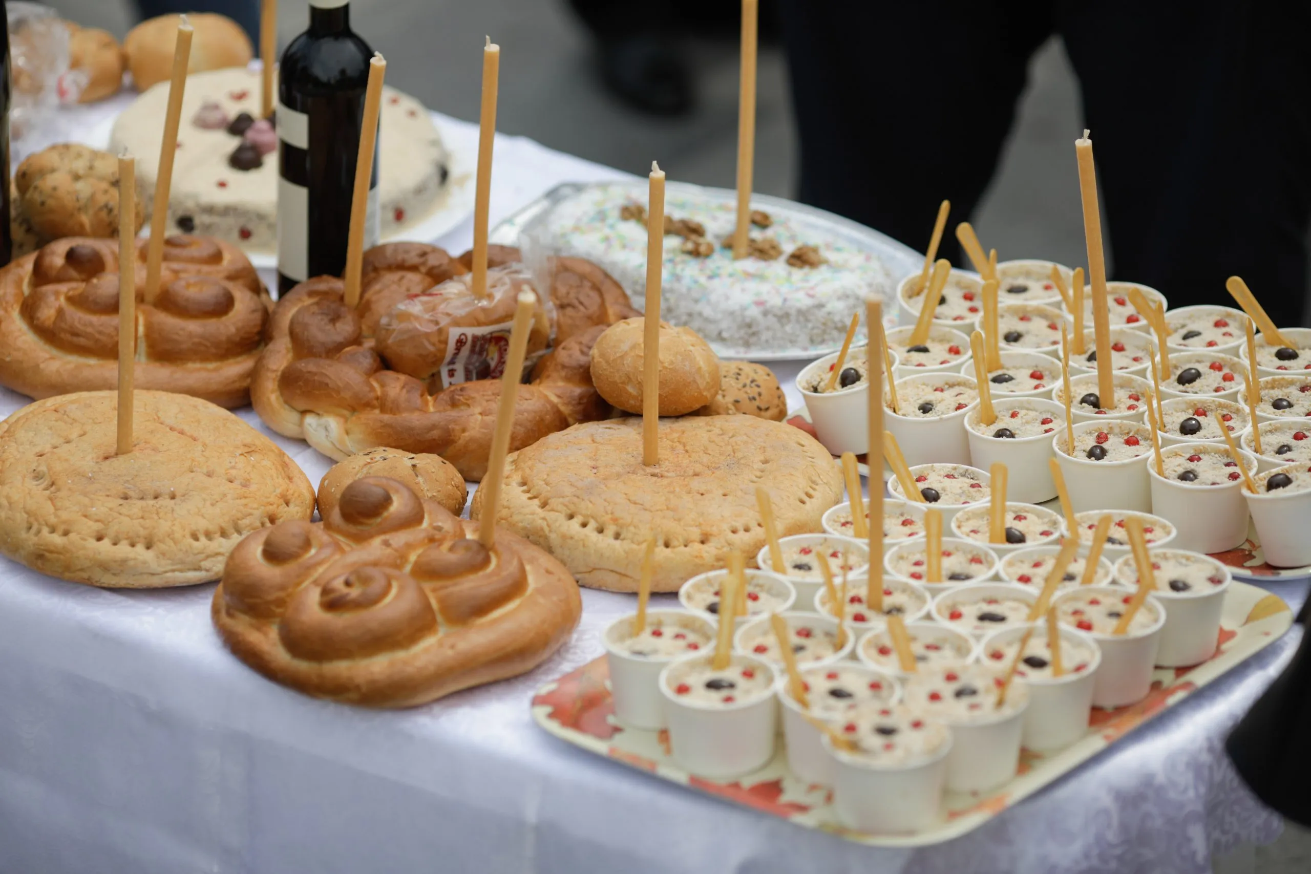 Parastase si Pomeni featured image